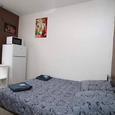 08 - Chambre Proche Paris Et Transports Avec Tv Wifi Saint-Denis  Buitenkant foto